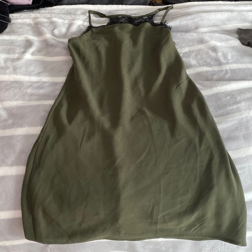 green dress